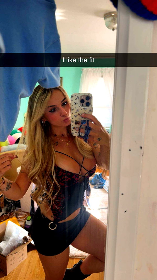 kaitlyn_krems snapchat image archive image