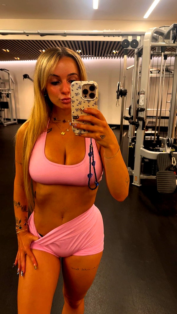 kaitlyn_krems snapchat image archive image