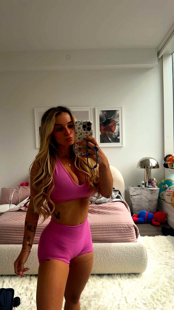 kaitlyn_krems snapchat image archive image