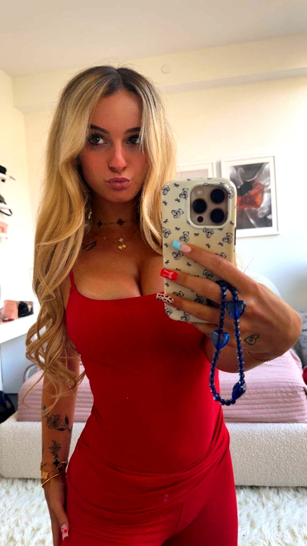 kaitlyn_krems snapchat image archive image