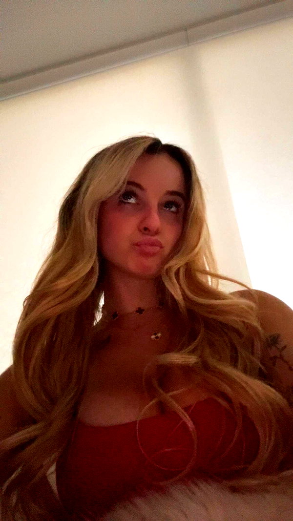 kaitlyn_krems snapchat image archive image