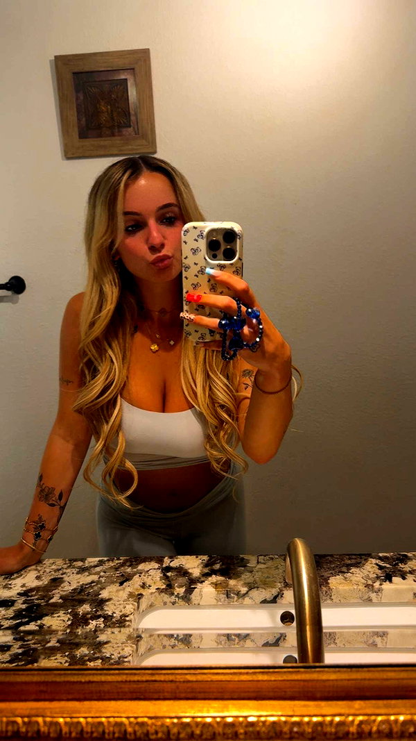 kaitlyn_krems snapchat image archive image