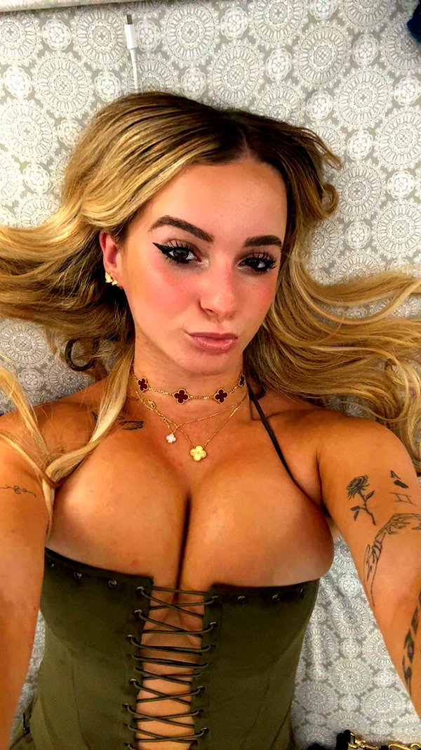 kaitlyn_krems snapchat image archive image