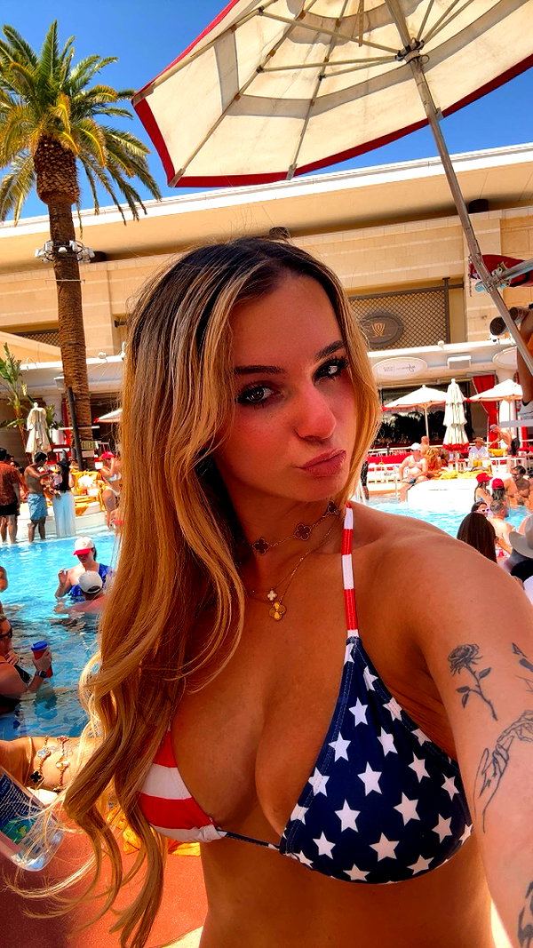 kaitlyn_krems snapchat image archive image