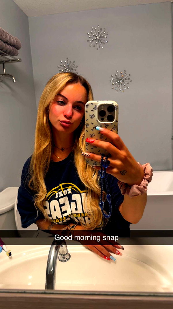 kaitlyn_krems snapchat image archive image