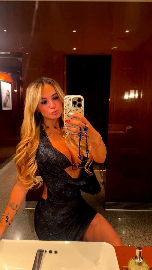 kaitlyn_krems snapchat image archive image