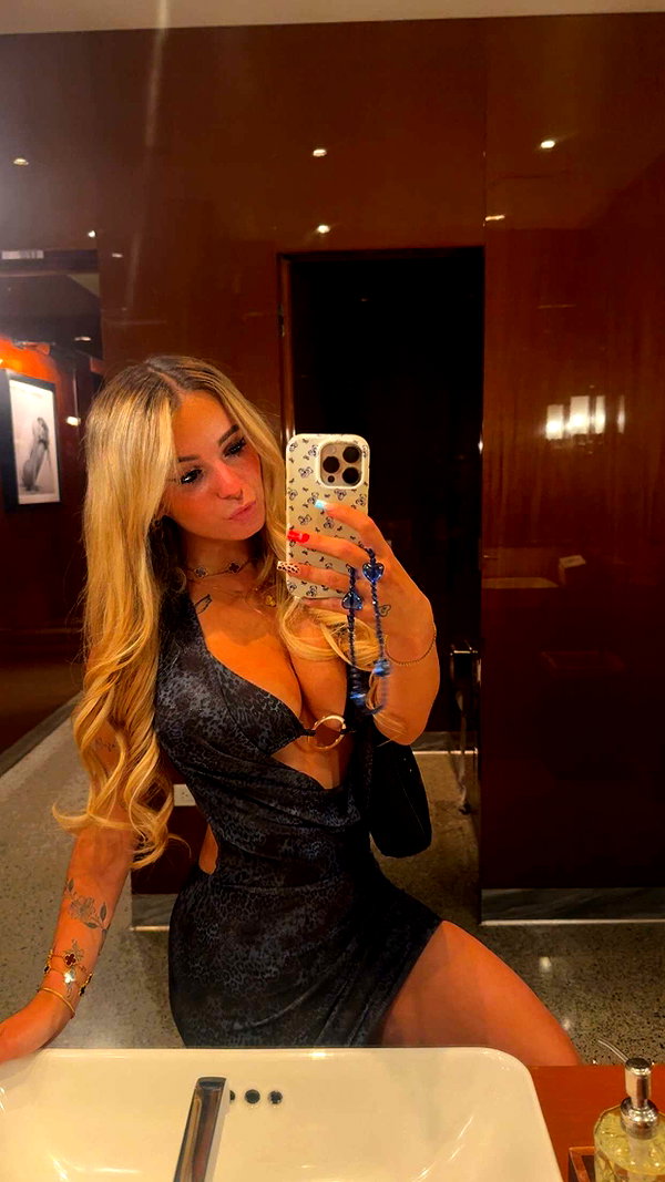 kaitlyn_krems snapchat image archive image