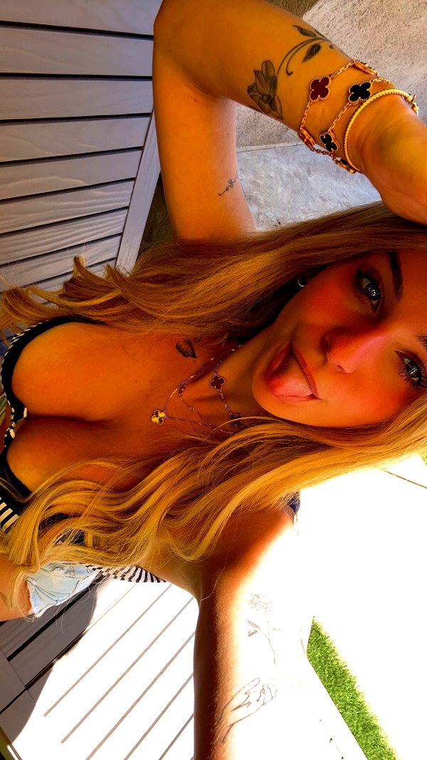 kaitlyn_krems snapchat image archive image