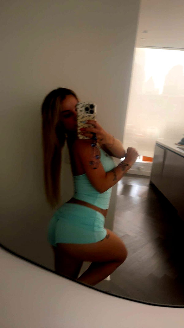 kaitlyn_krems snapchat image archive image