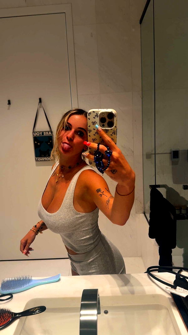 kaitlyn_krems snapchat image archive image