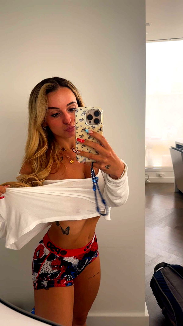 kaitlyn_krems snapchat image archive image