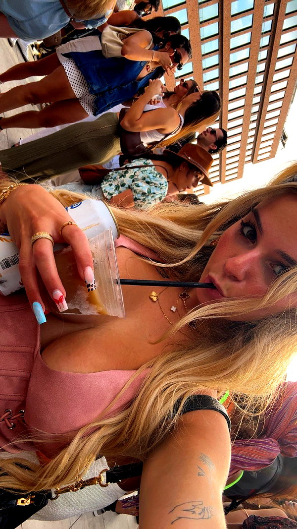 kaitlyn_krems snapchat image archive image