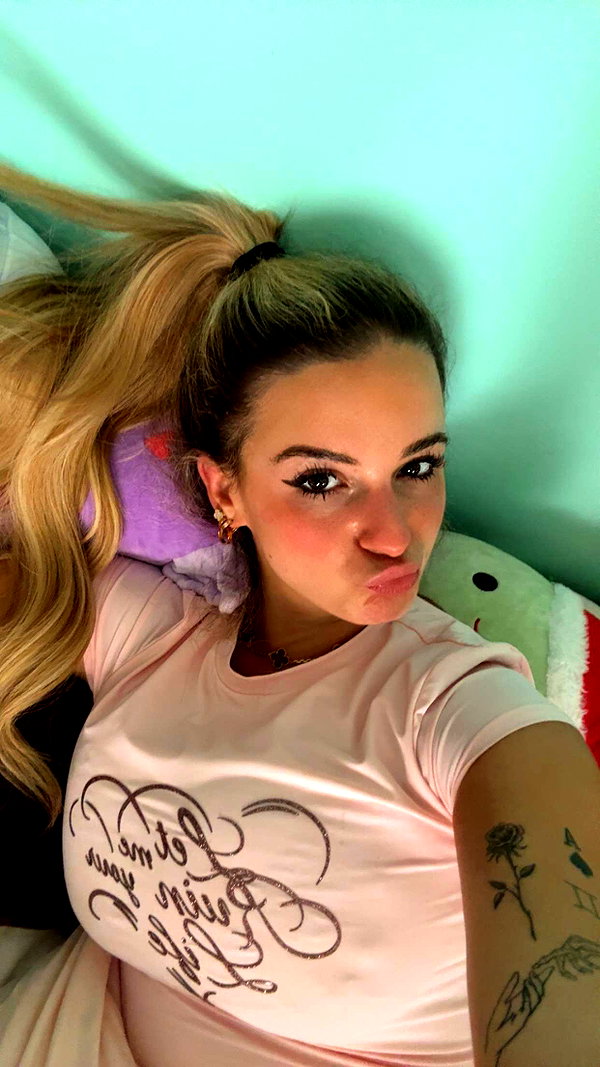 kaitlyn_krems snapchat image archive image