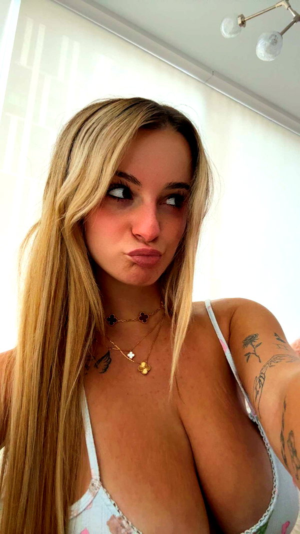 kaitlyn_krems snapchat image archive image