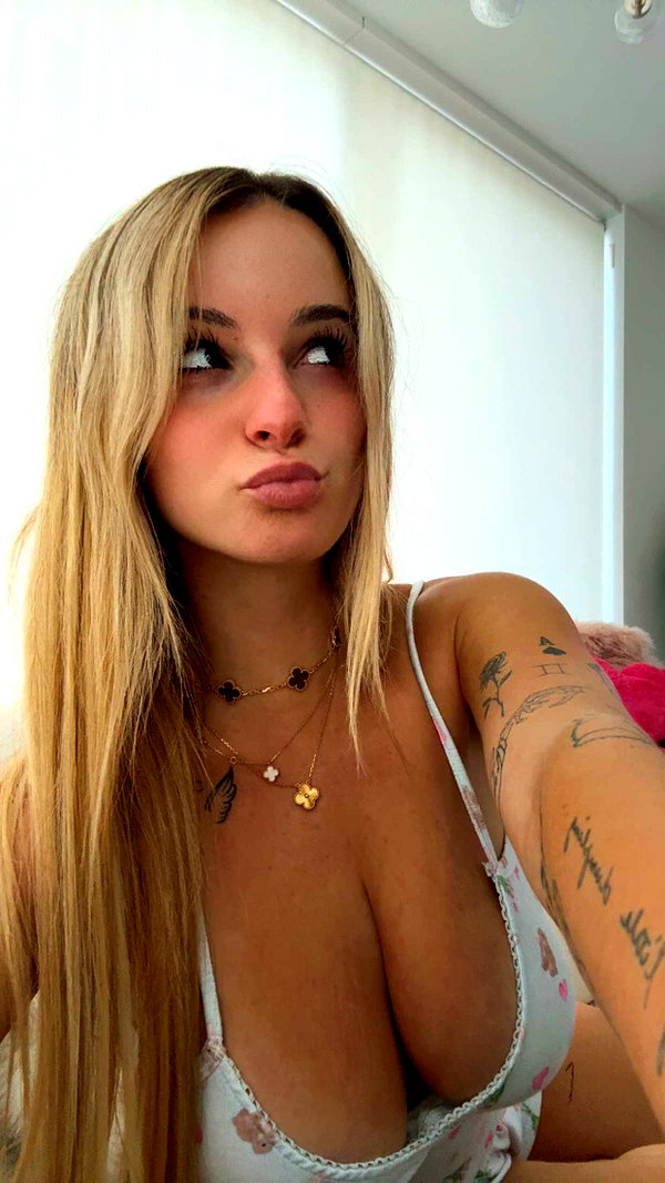 kaitlyn_krems snapchat image archive image
