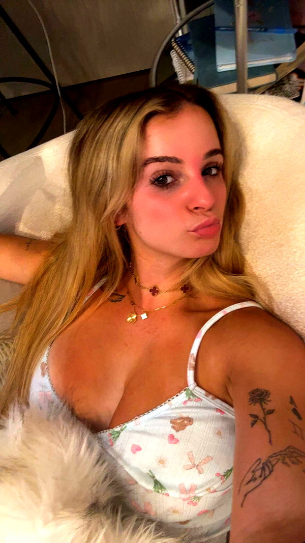 kaitlyn_krems snapchat image archive image