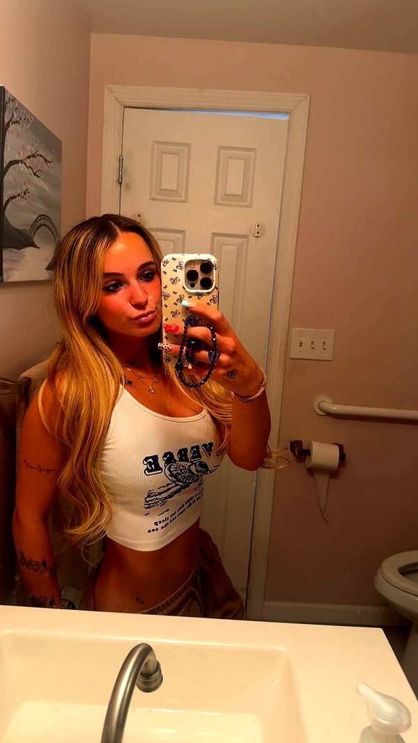 kaitlyn_krems snapchat image archive image