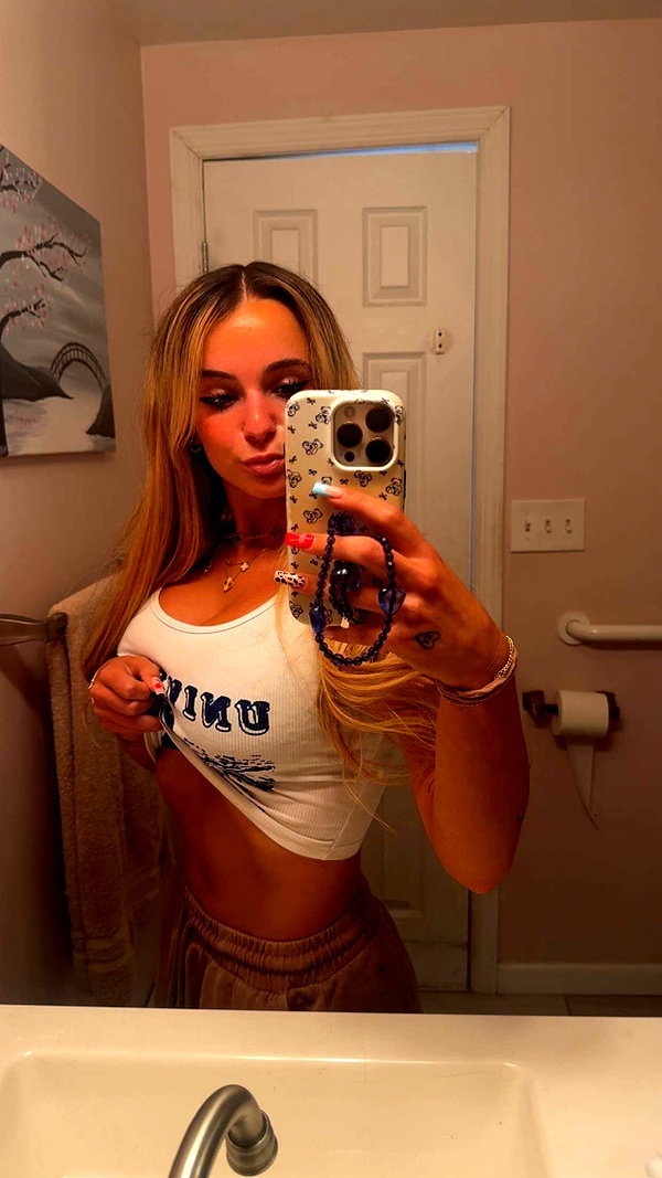 kaitlyn_krems snapchat image archive image