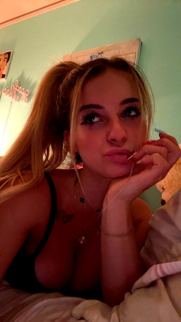 kaitlyn_krems snapchat image archive image