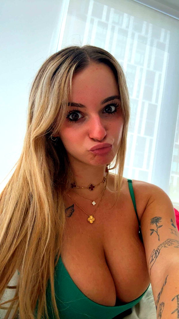kaitlyn_krems snapchat image archive image