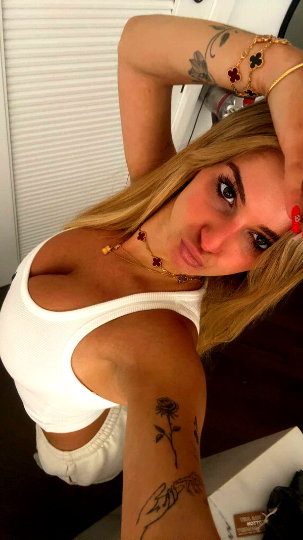 kaitlyn_krems snapchat image archive image