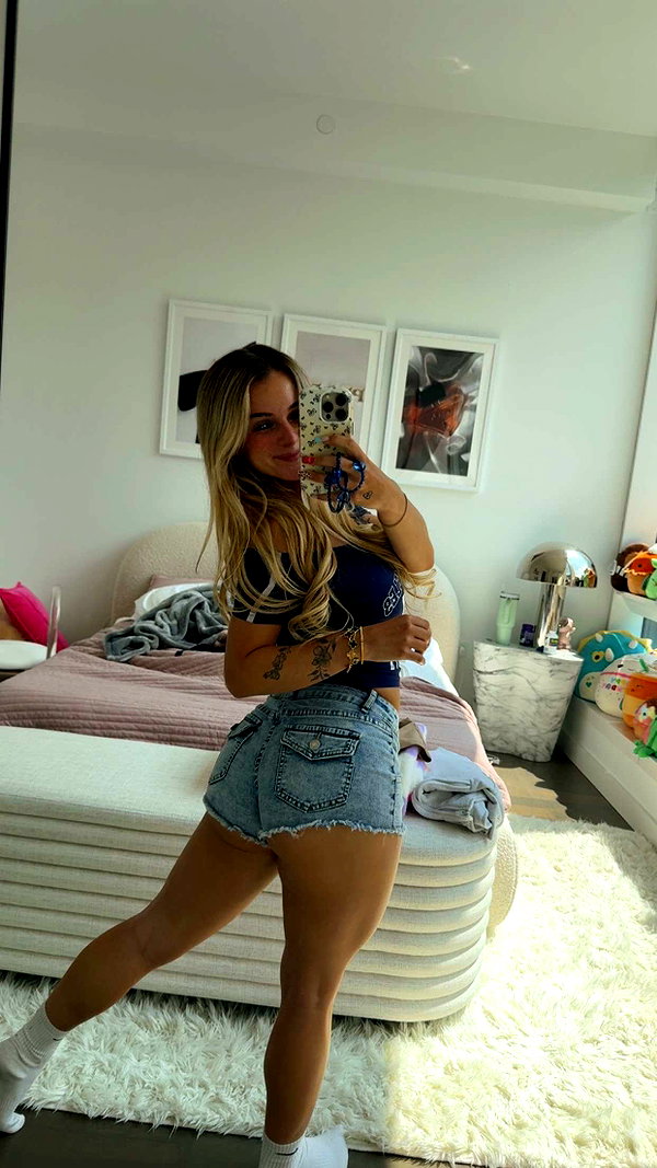 kaitlyn_krems snapchat image archive image