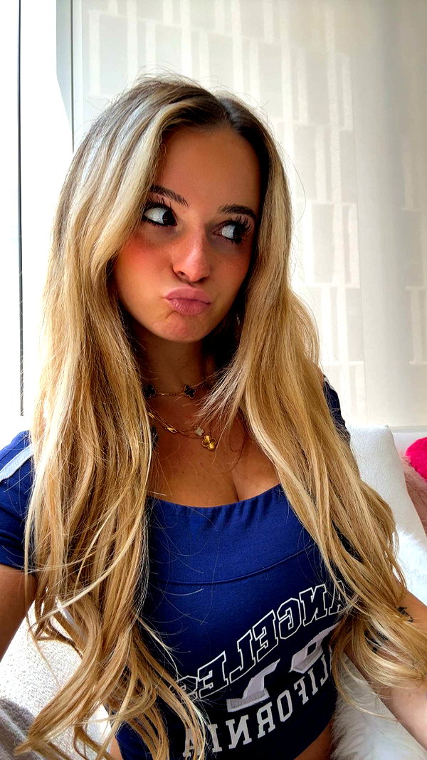 kaitlyn_krems snapchat image archive image