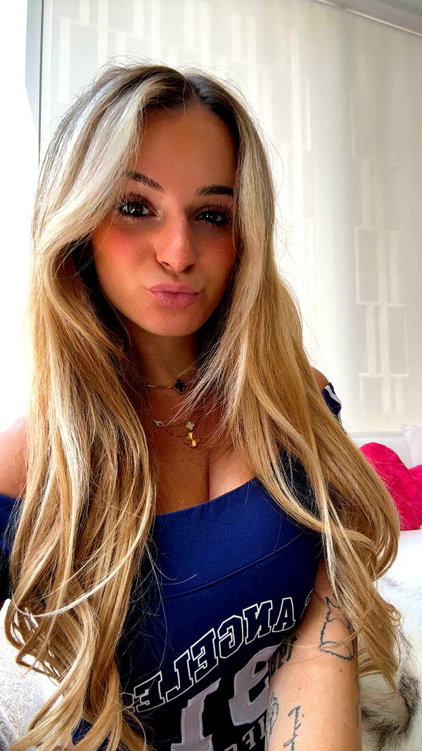 kaitlyn_krems snapchat image archive image