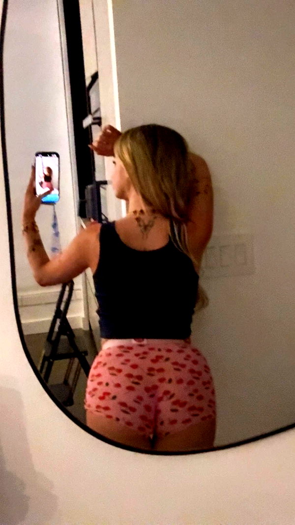 kaitlyn_krems snapchat image archive image