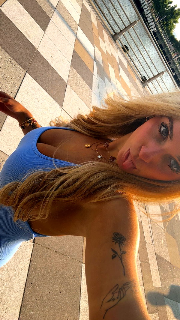 kaitlyn_krems snapchat image archive image