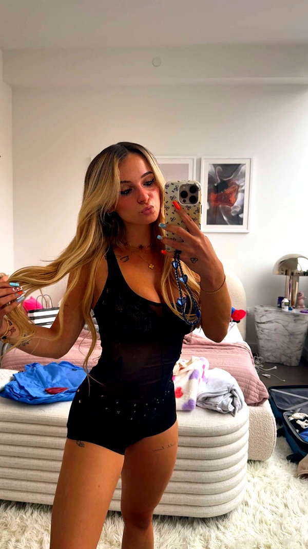 kaitlyn_krems snapchat image archive image