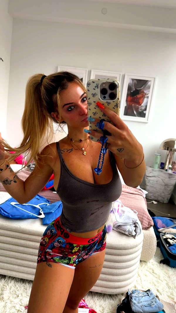 kaitlyn_krems snapchat image archive image