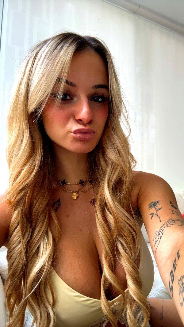 kaitlyn_krems snapchat image archive image