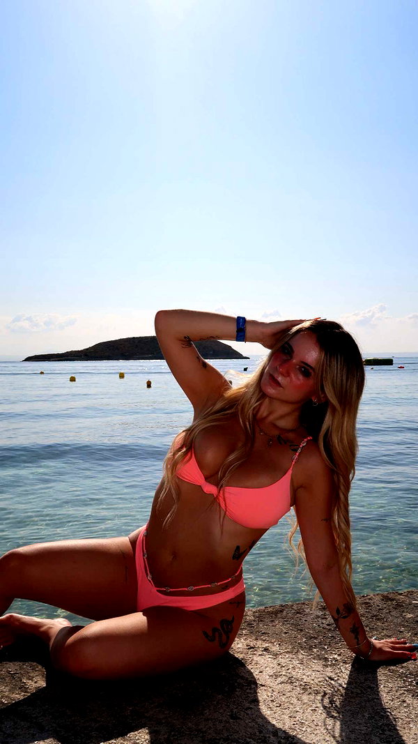 kaitlyn_krems snapchat image archive image