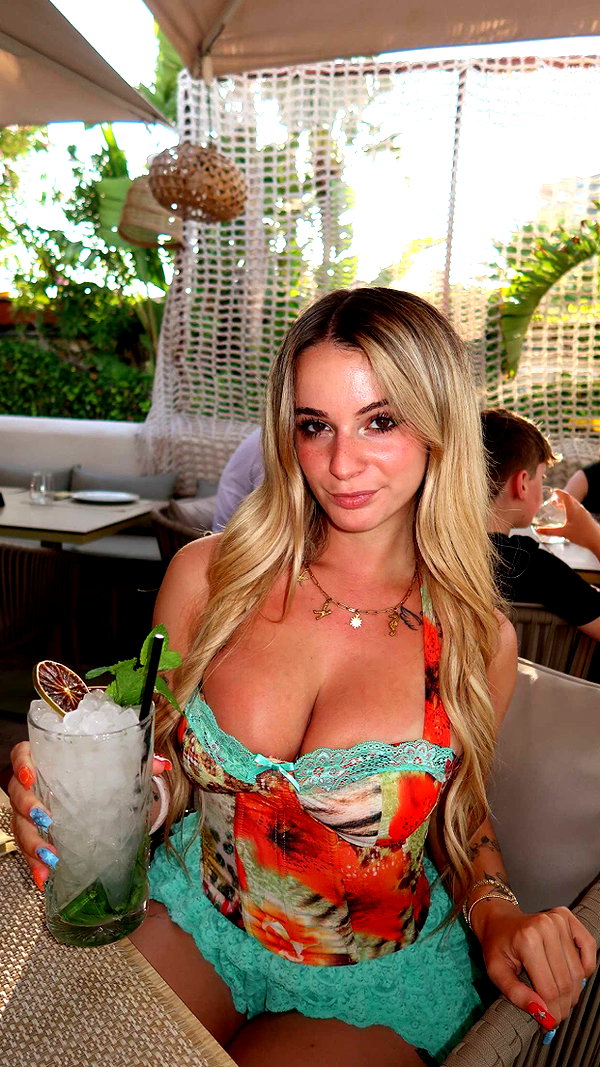 kaitlyn_krems snapchat image archive image