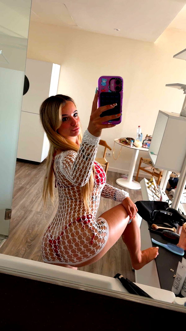 kaitlyn_krems snapchat image archive image