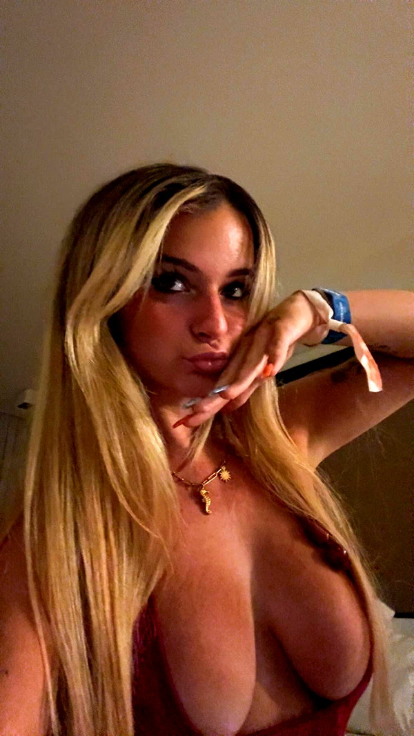 kaitlyn_krems snapchat image archive image