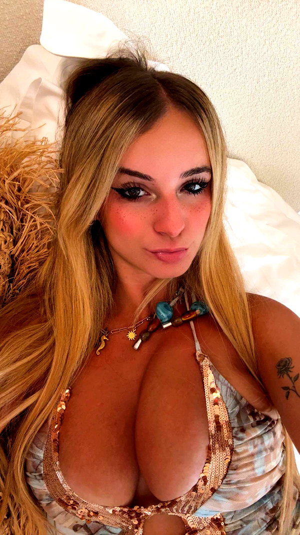 kaitlyn_krems snapchat image archive image