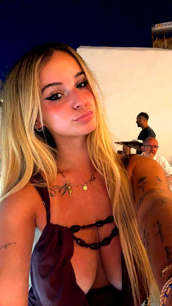 kaitlyn_krems snapchat image archive image