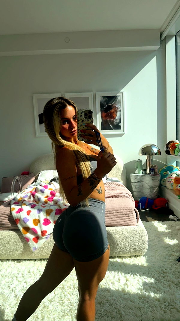 kaitlyn_krems snapchat image archive image