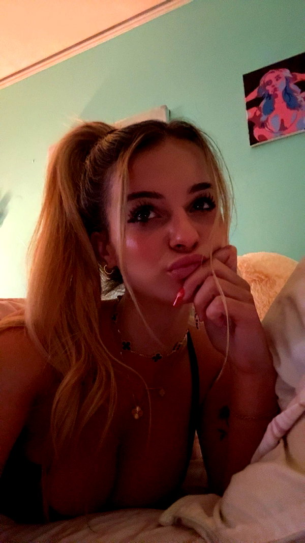 kaitlyn_krems snapchat image archive image