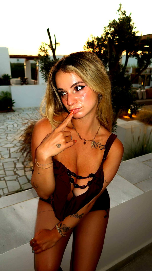 kaitlyn_krems snapchat image archive image