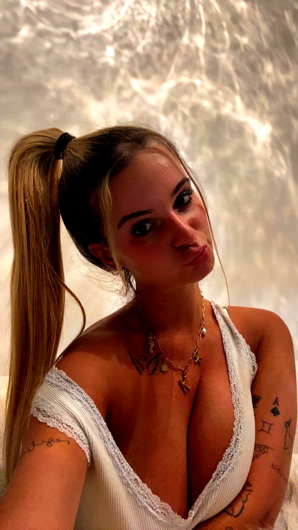 kaitlyn_krems snapchat image archive image