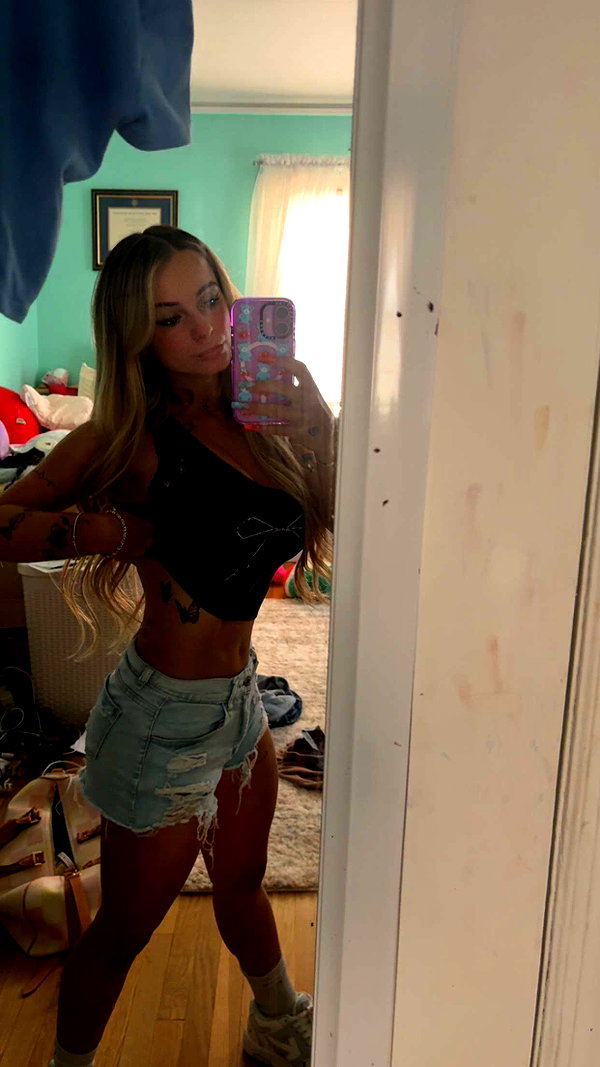 kaitlyn_krems snapchat image archive image