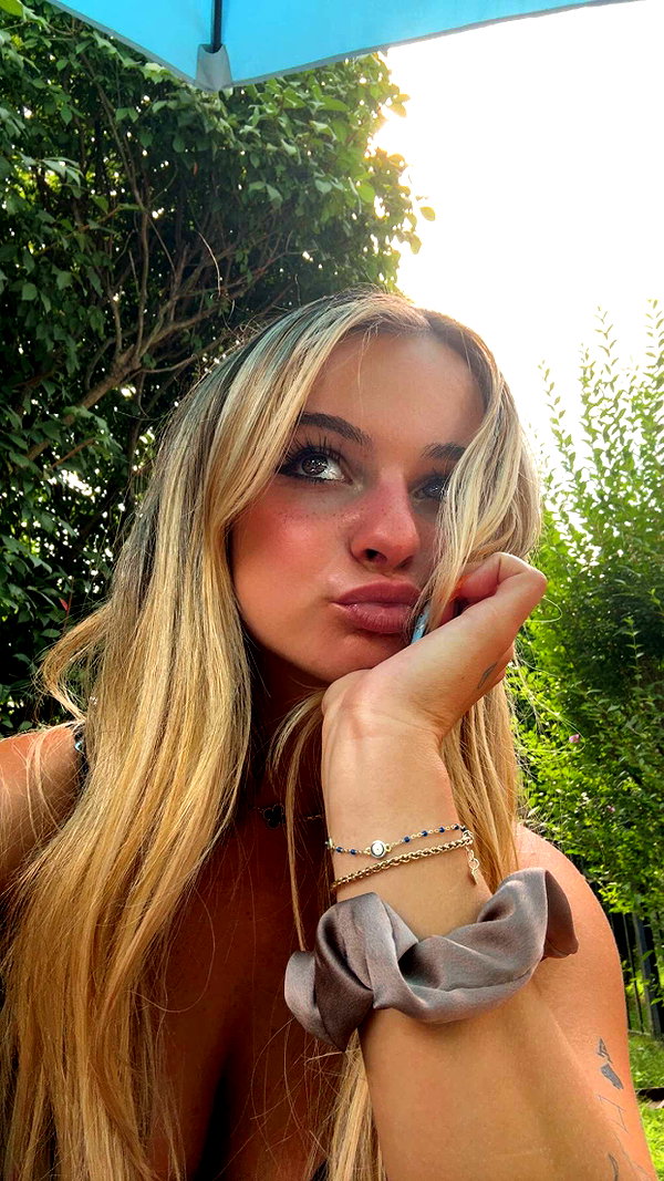 kaitlyn_krems snapchat image archive image