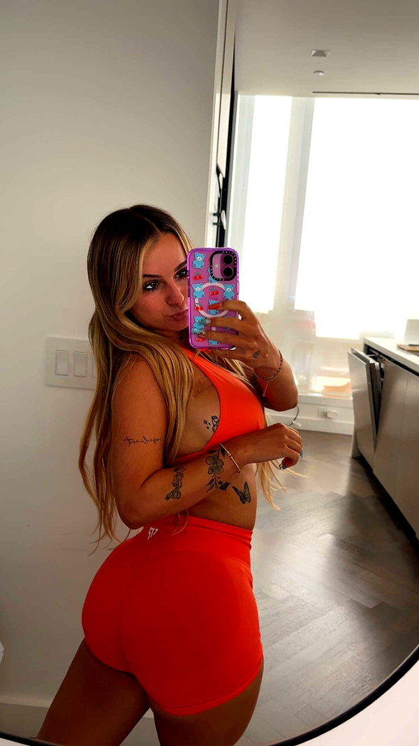 kaitlyn_krems snapchat image archive image
