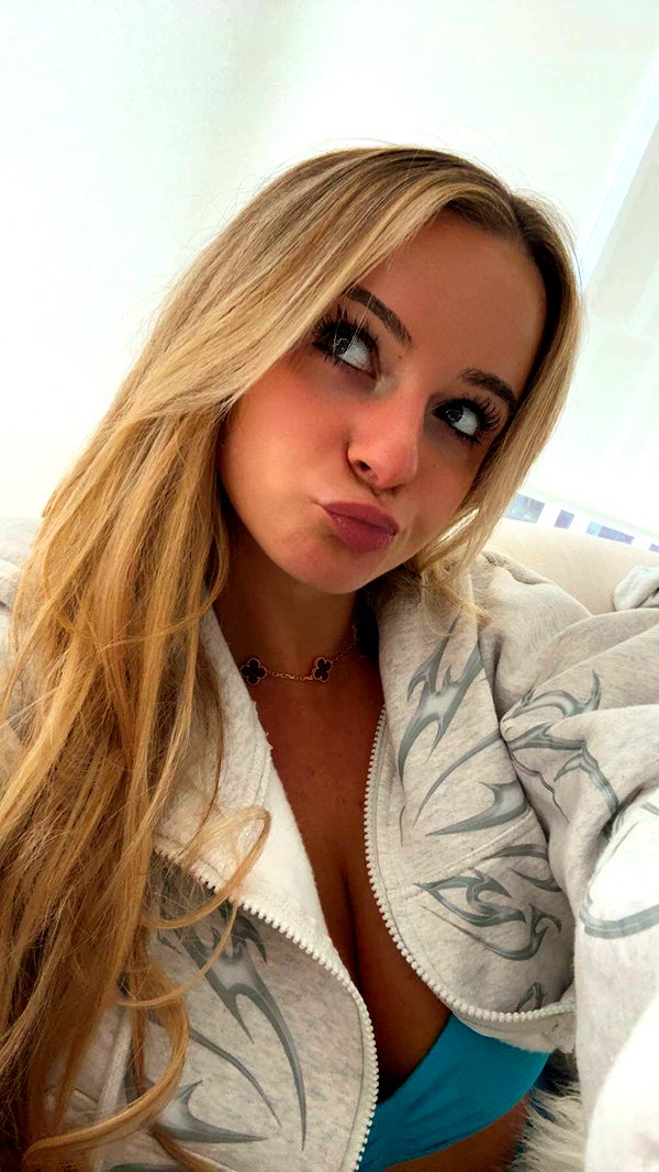 kaitlyn_krems snapchat image archive image