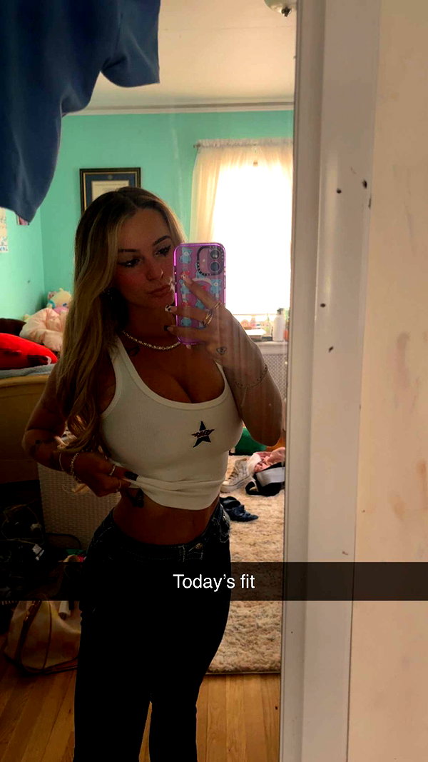 kaitlyn_krems snapchat image archive image