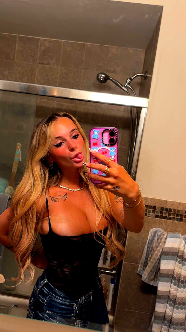 kaitlyn_krems snapchat image archive image