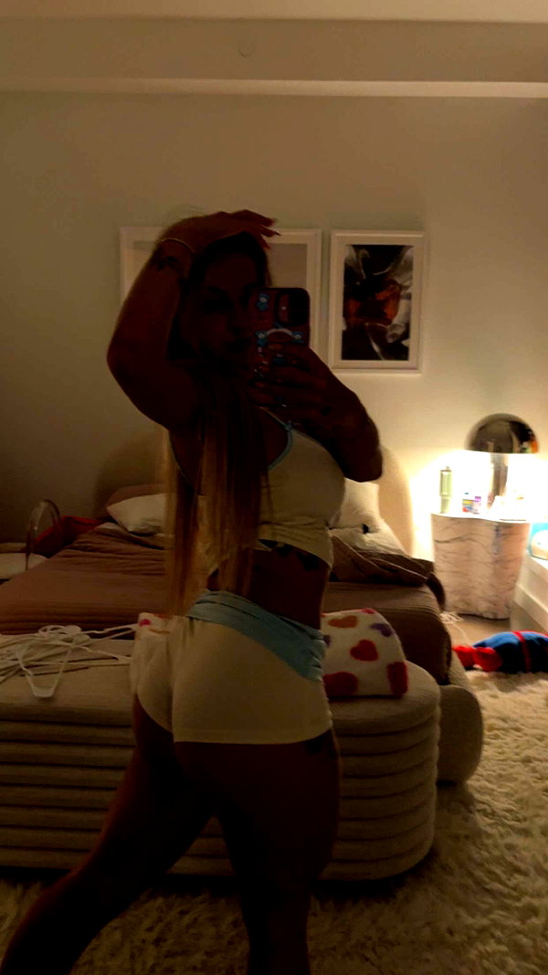 kaitlyn_krems snapchat image archive image